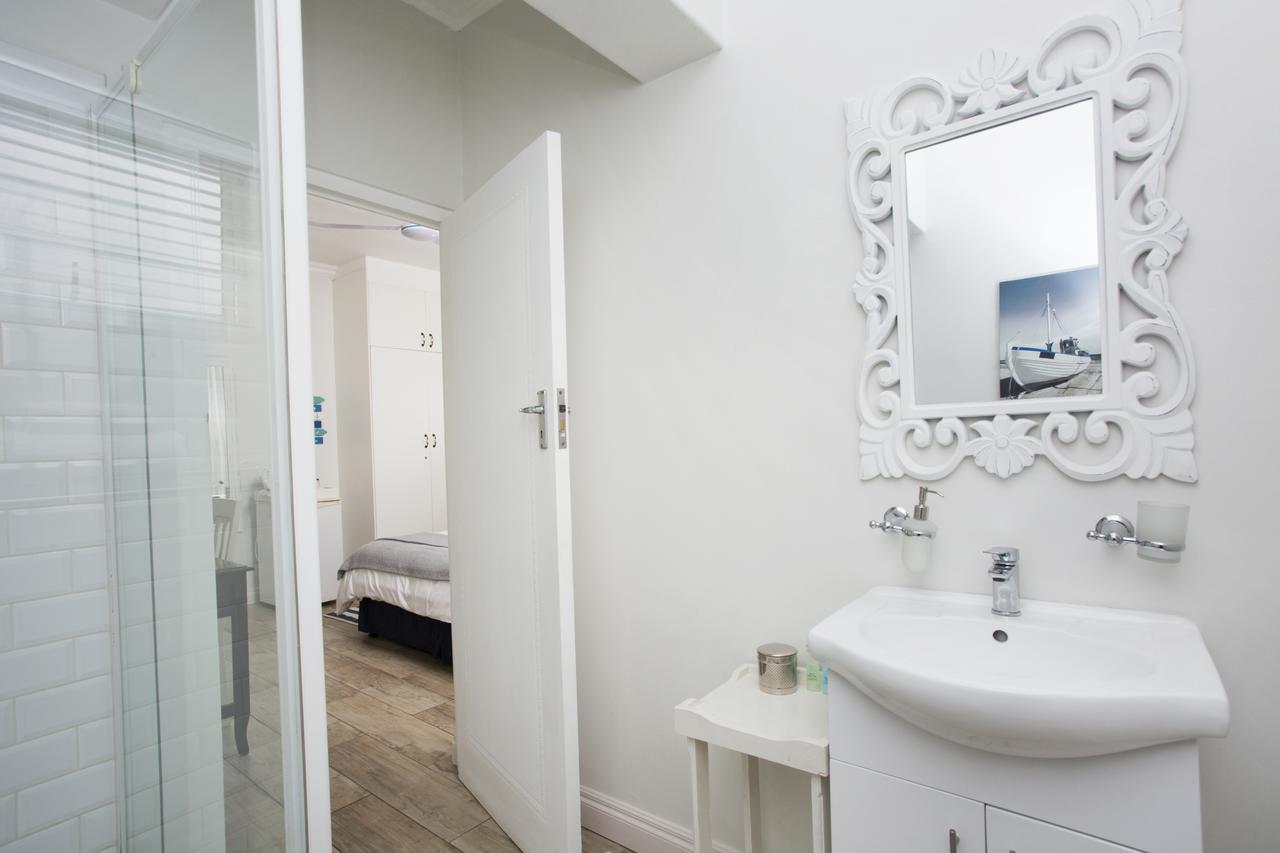Ocean Hideaway Bed And Breakfast Amanzimtoti Kültér fotó